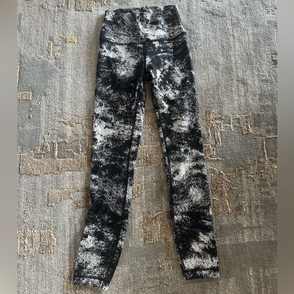 EUC Lululemon Wunder Under High-rise Aerify Jacquard Black Alpine White 25" - Picture 7 of 8